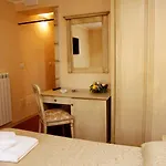 Cardinale 4*