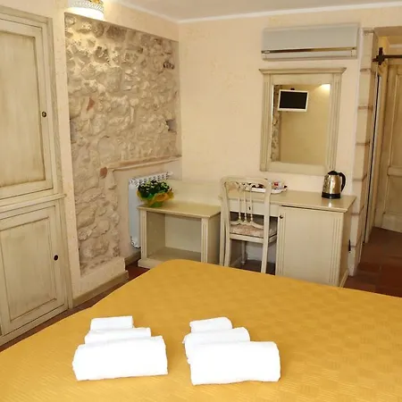 Residenza Cardinale Bed & Breakfast 4*