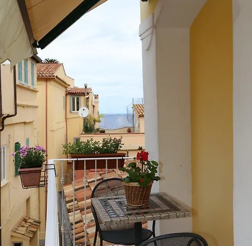 Alojamento de Acomodação e Pequeno-almoço Residenza Cardinale Tropea