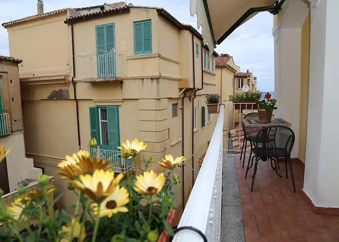 Residenza Cardinale Alojamento de Acomodação e Pequeno-almoço Tropea