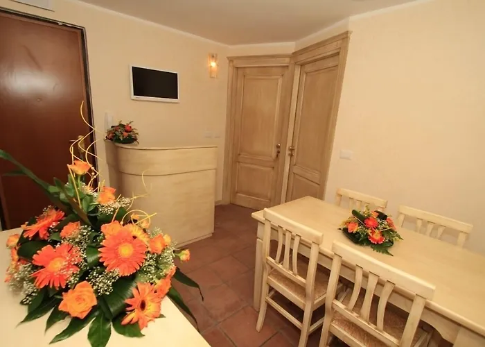 Alojamento de Acomodação e Pequeno-almoço Residenza Cardinale 4*