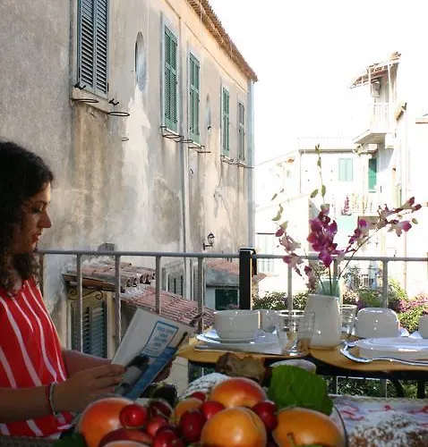 Alojamento de Acomodação e Pequeno-almoço Residenza Cardinale Tropea